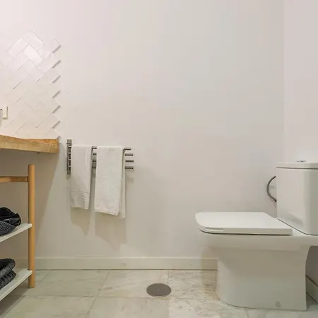 Apartment New Gorgeous 2-bed In Center *