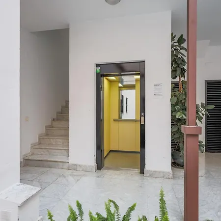 New Gorgeous 2-bed In Center Apartment *