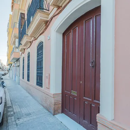 New Gorgeous 2-bed In Center Apartment